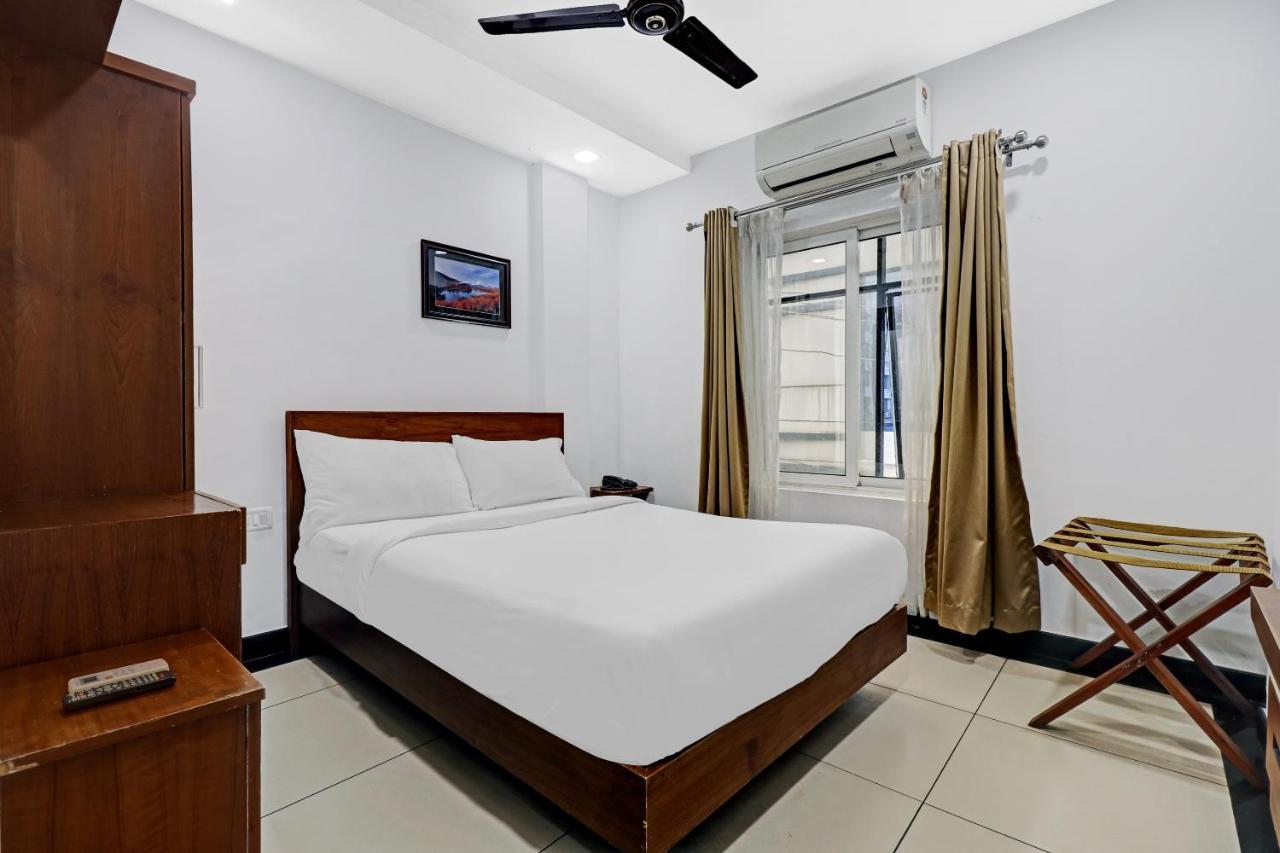 Oyo Townhouse 595 Majestic Inn Kochi Exterior photo
