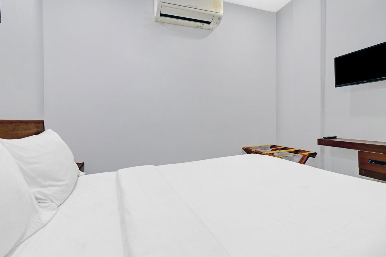 Oyo Townhouse 595 Majestic Inn Kochi Exterior photo