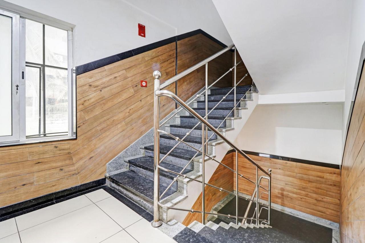 Oyo Townhouse 595 Majestic Inn Kochi Exterior photo